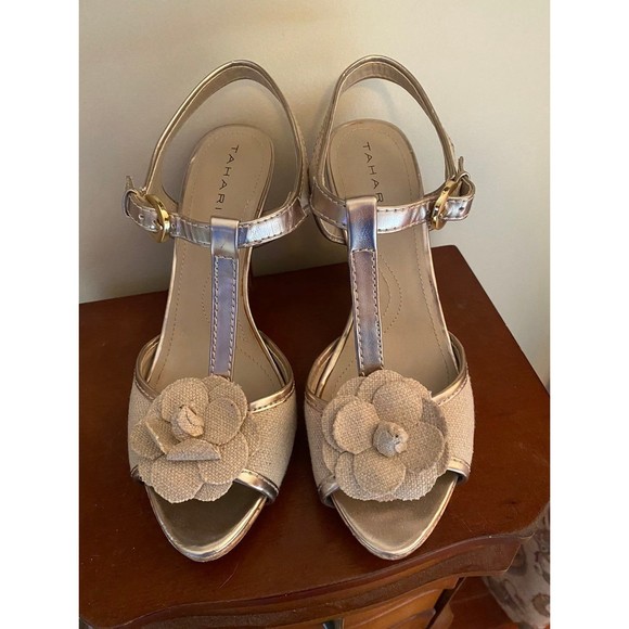 TAHARI T-Strap Sandal Heels Brown Tan,‎ Size 8M - Picture 1 of 5